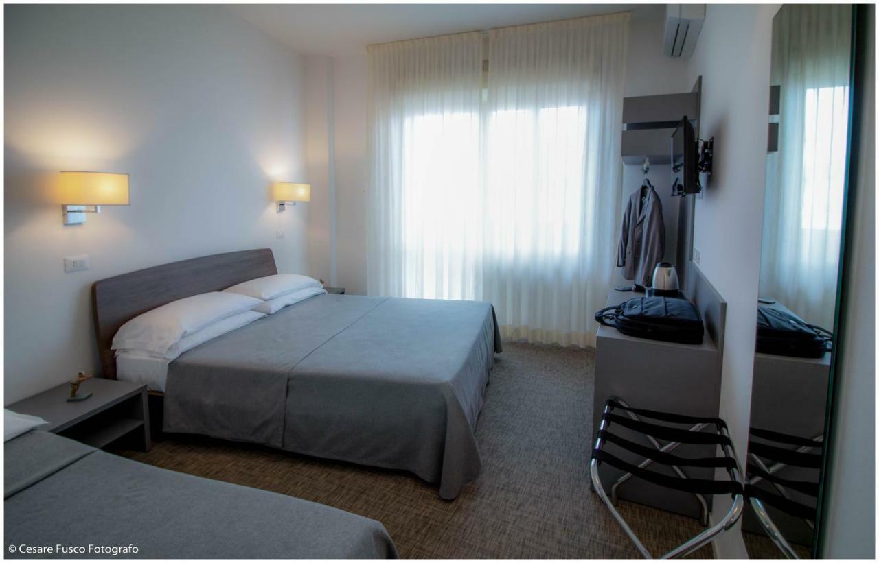 Hotel Caraibi Milano Marittima Luaran gambar